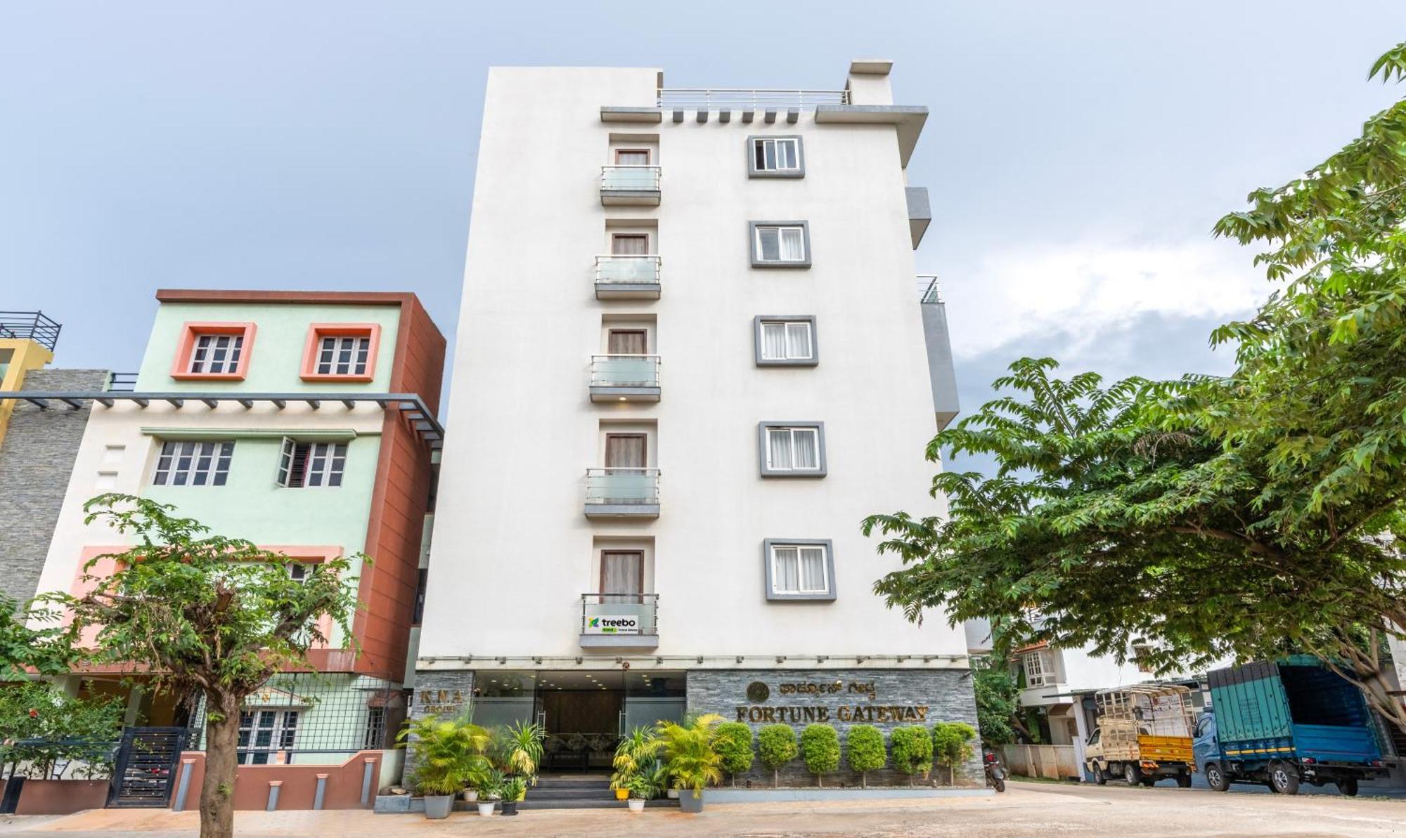 Treebo Fortune Gateway Hotel Yelahanka Exterior photo