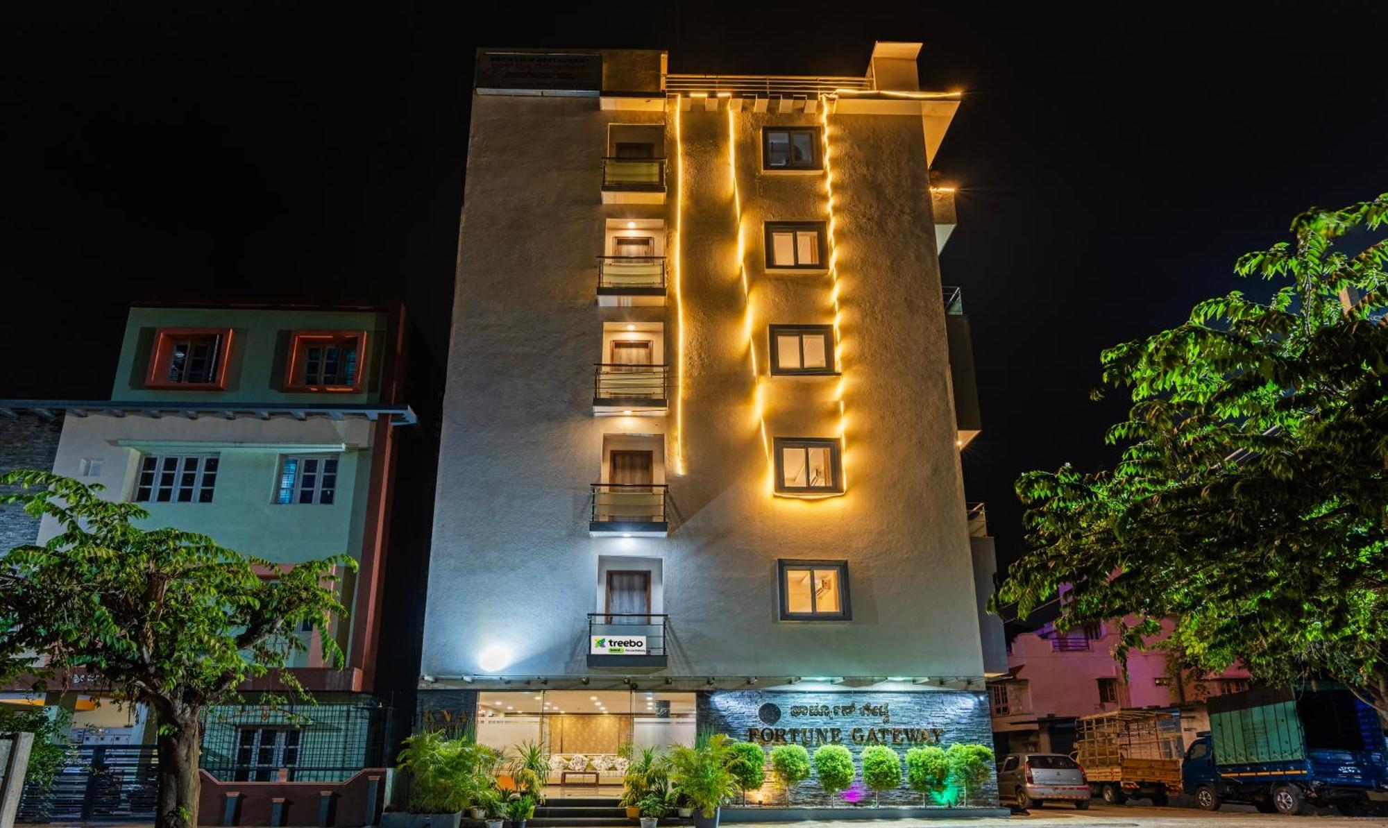 Treebo Fortune Gateway Hotel Yelahanka Exterior photo