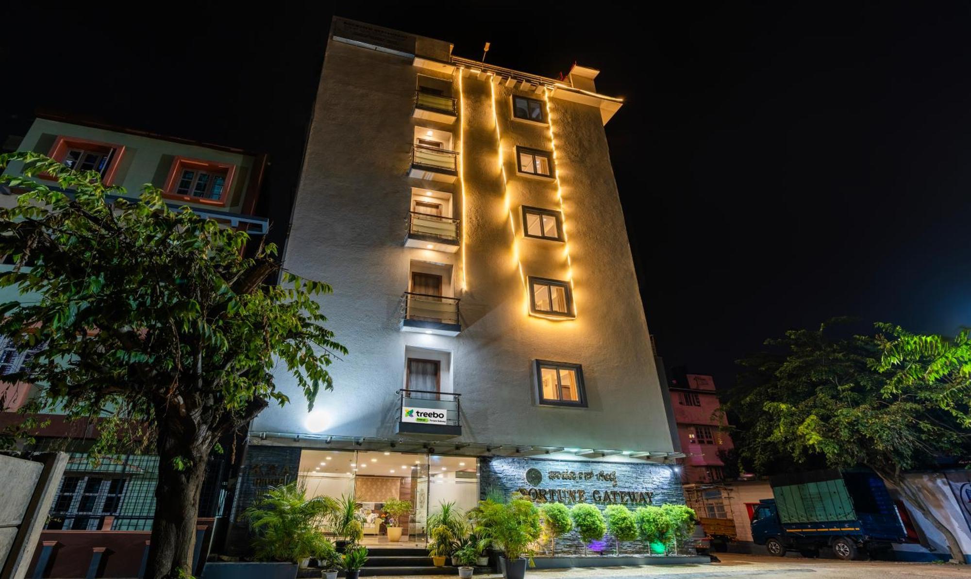 Treebo Fortune Gateway Hotel Yelahanka Exterior photo